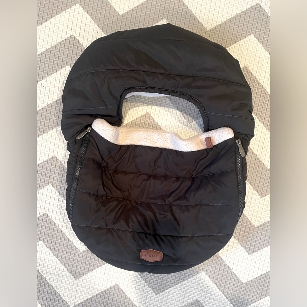 JJ Cole Carseat Cover
